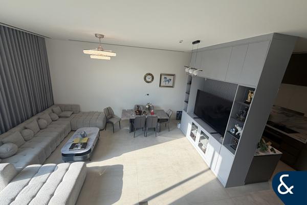Beautiful | 3 Bed townhouse + Maid| Available