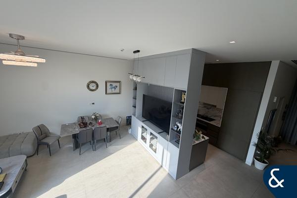 Beautiful | 3 Bed townhouse + Maid| Available