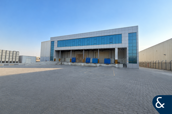 JAFZA | 11M Height | 4 Loading Bays
