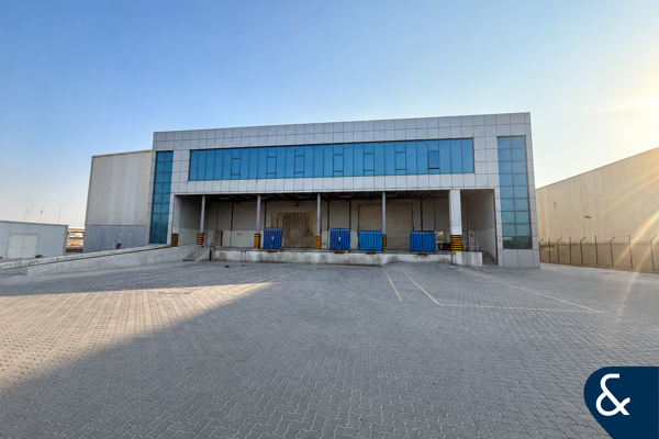 JAFZA | 11M Height | 4 Loading Bays