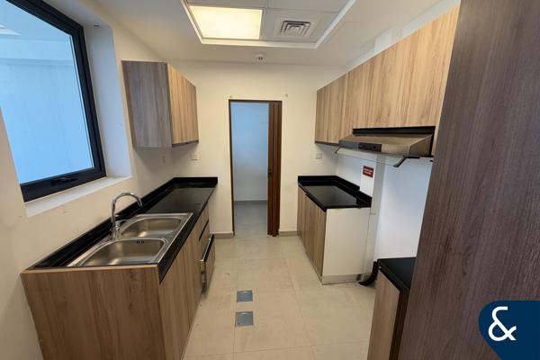 Corner Unit | Single Row | Prime Location