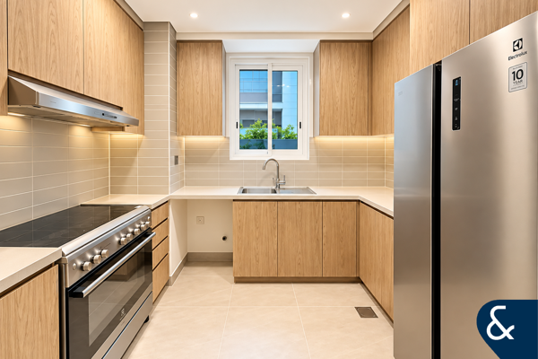 Single Row | Prime Location | 5 Bed + Maids
