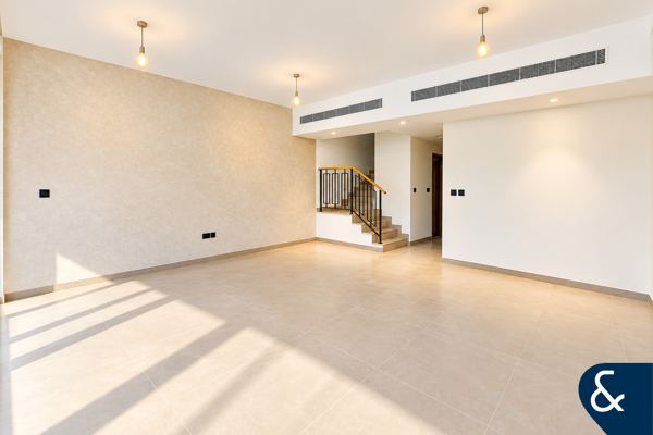 Single Row | Prime Location | 5 Bed + Maids