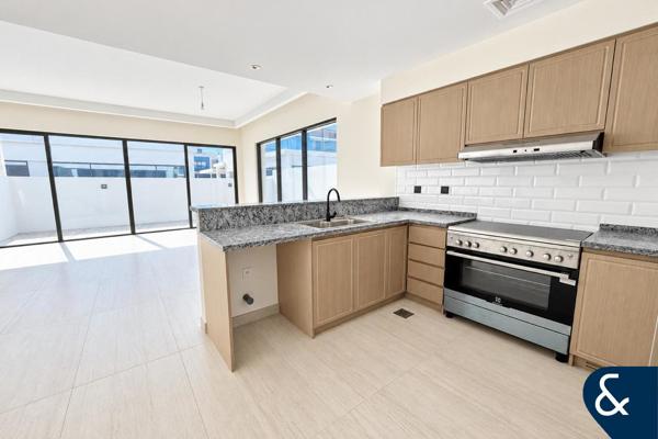 Corner Unit | Best Location | Motivated