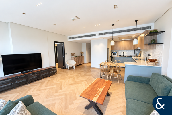 Upgraded | Furnished | High Floor |Avail NOW