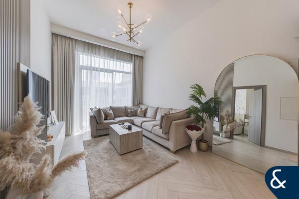 Top Floor | One Bed Plus Study | Furnished