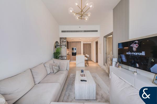 Top Floor | One Bed Plus Study | Furnished