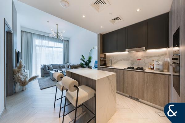 Top Floor | One Bed Plus Study | Furnished