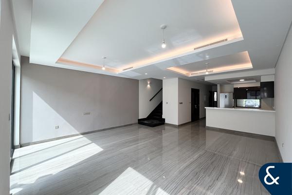 Rare Layout | Huge roof terrace | Brand New
