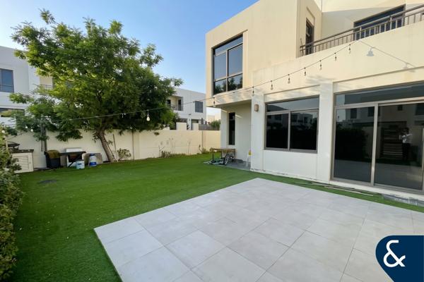 Corner Villa | Spacious | Available Now