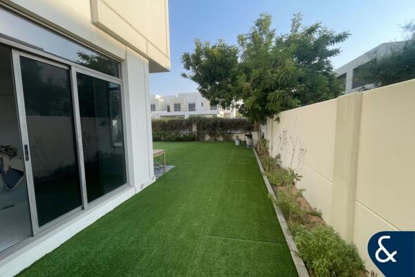 Corner Villa | Spacious | Available Now
