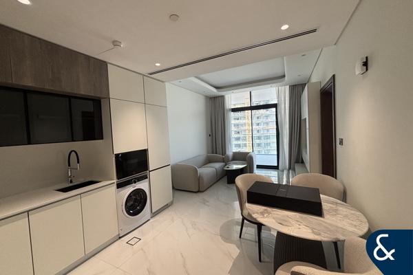 Ultra Modern 2 Bedroom | Great Views | Vacant