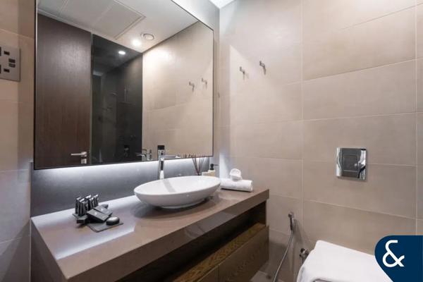 Large Layout | 2 Bedroom | Vacant