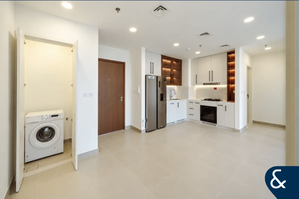 Butterfly Layout | Pool View | High Floor