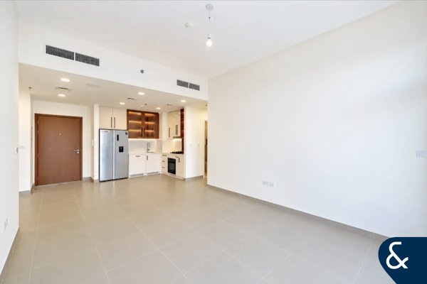 Butterfly Layout | Pool View | High Floor